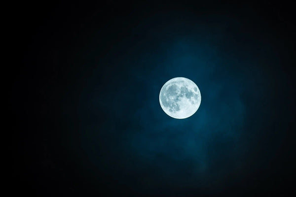 How to Cleanse & Charge Your Crystals With The Full Moon